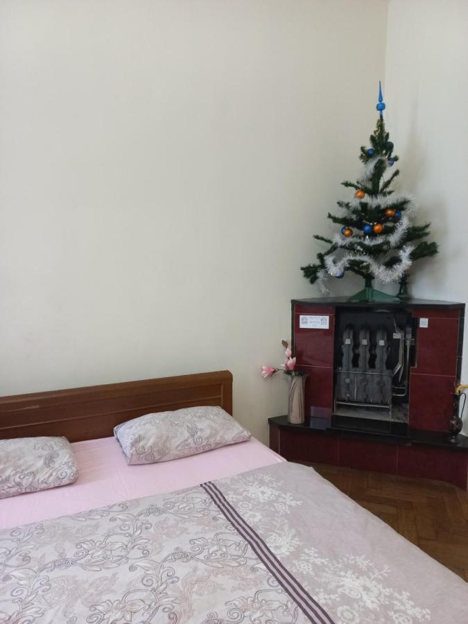 Затишна Оселя Lägenhet Lviv Exteriör bild