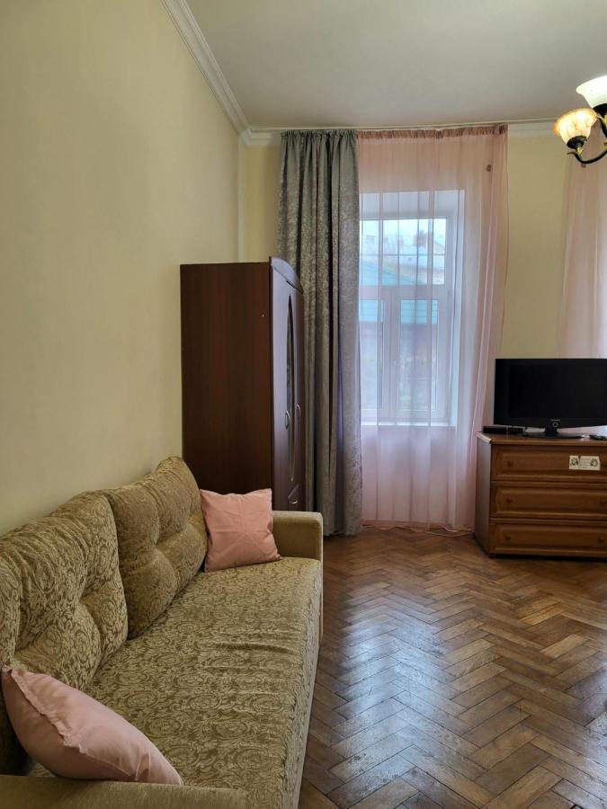 Затишна Оселя Lägenhet Lviv Exteriör bild