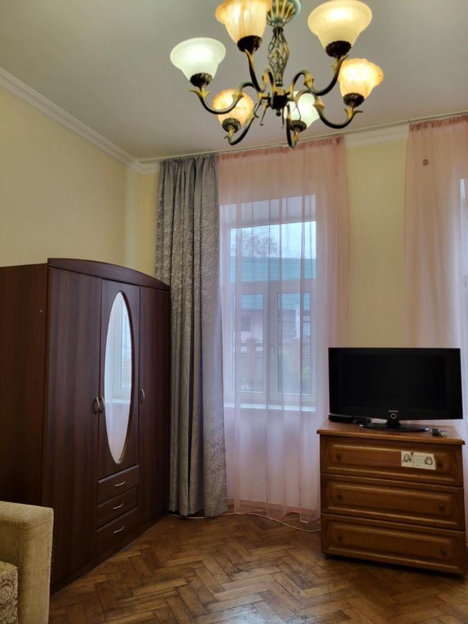 Затишна Оселя Lägenhet Lviv Exteriör bild