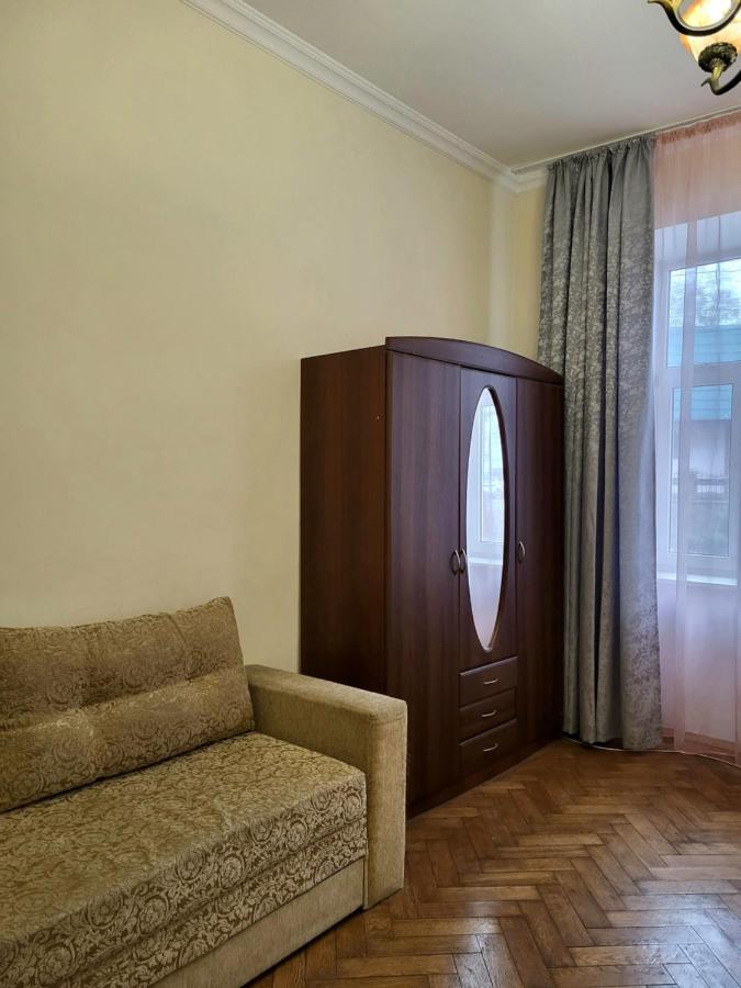 Затишна Оселя Lägenhet Lviv Exteriör bild